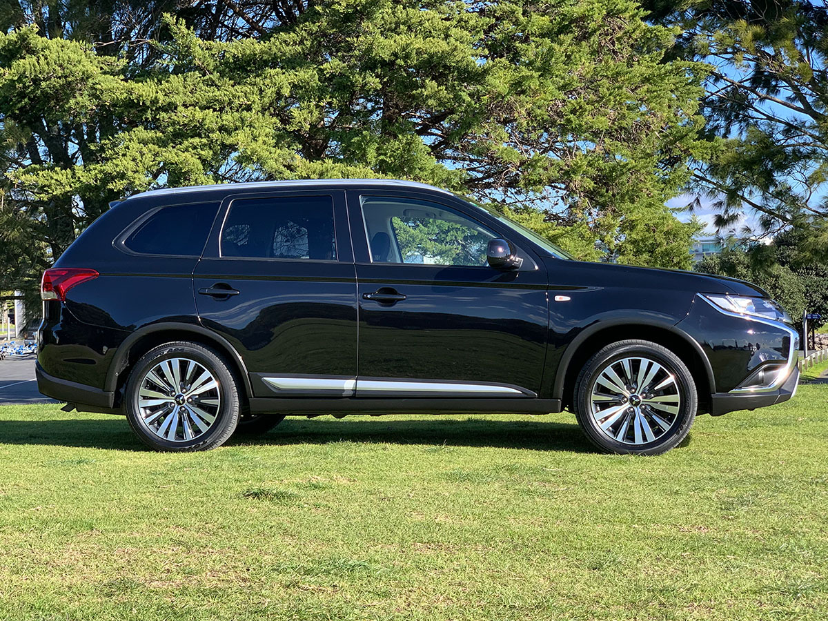 2021 Mitsubishi Outlander LS 2.4L Petrol 7 Seater Automatic