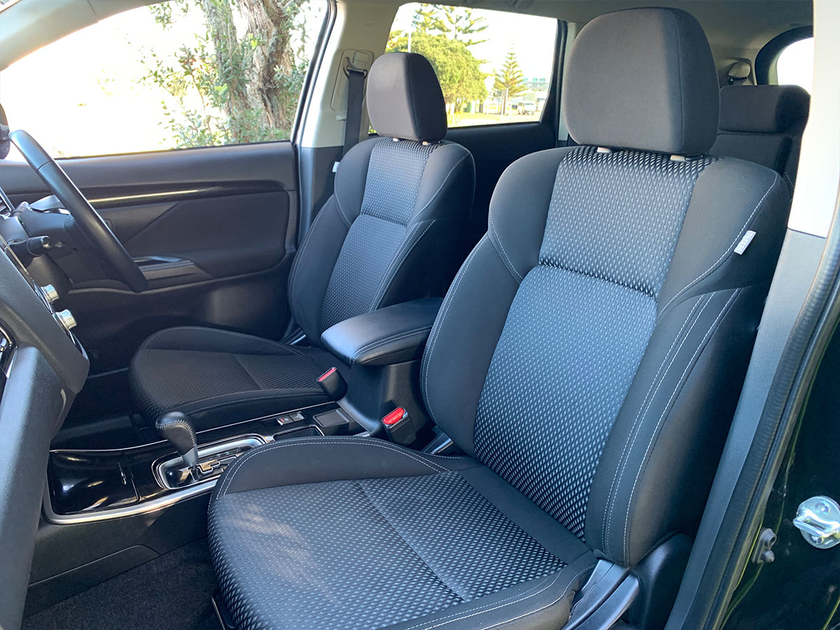 2021 Mitsubishi Outlander LS 2.4L Petrol 7 Seater Automatic