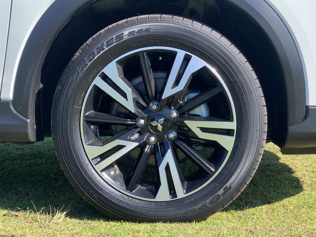 2023 Mitsubishi Eclipse Cross XLS 2WD