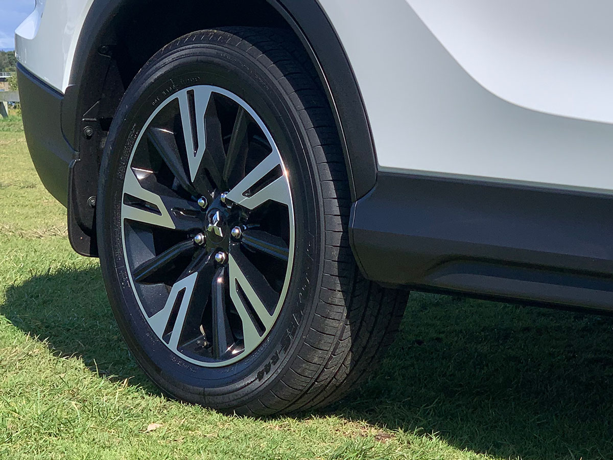 2023 Mitsubishi Eclipse Cross XLS 2WD