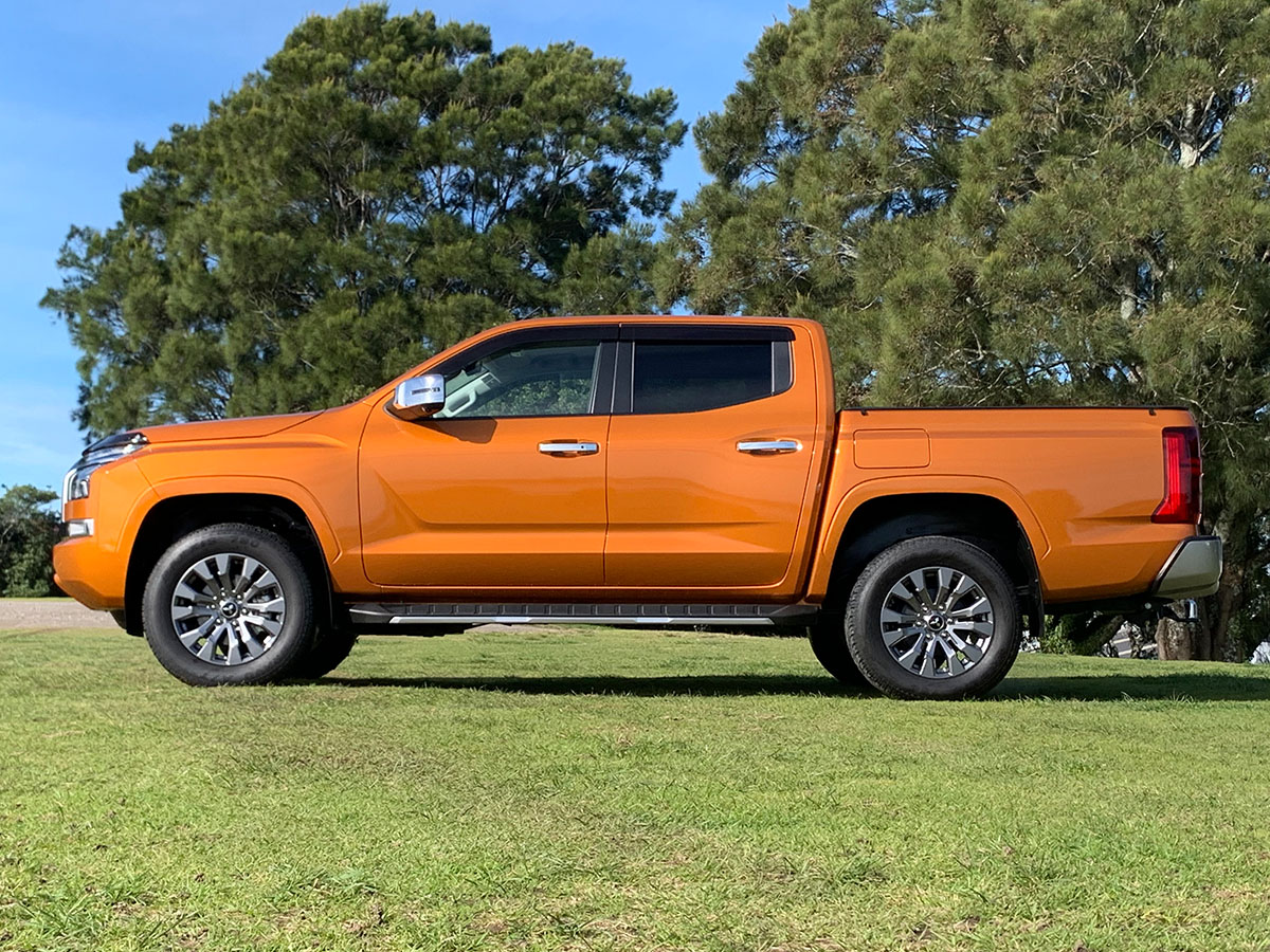 2024 Mitsubishi Triton GLXR 2WD 2.4L Bi-Turbo Diesel 6 Speed Auto