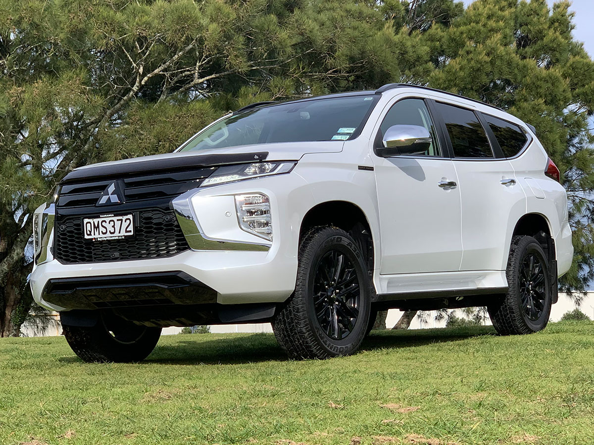 2024 Mitsubishi Pajero Sport VRX Black Edition
