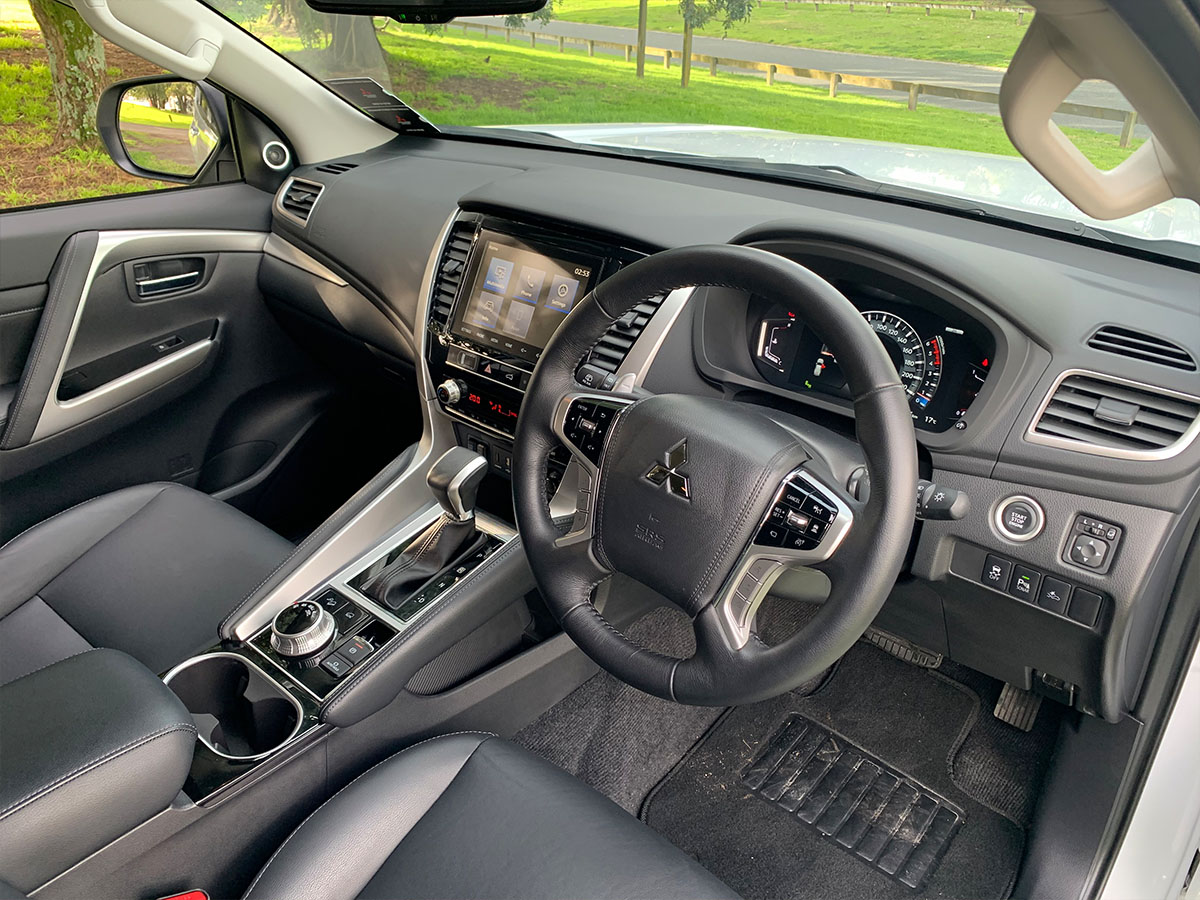 2024 Mitsubishi Pajero Sport VRX Black Edition
