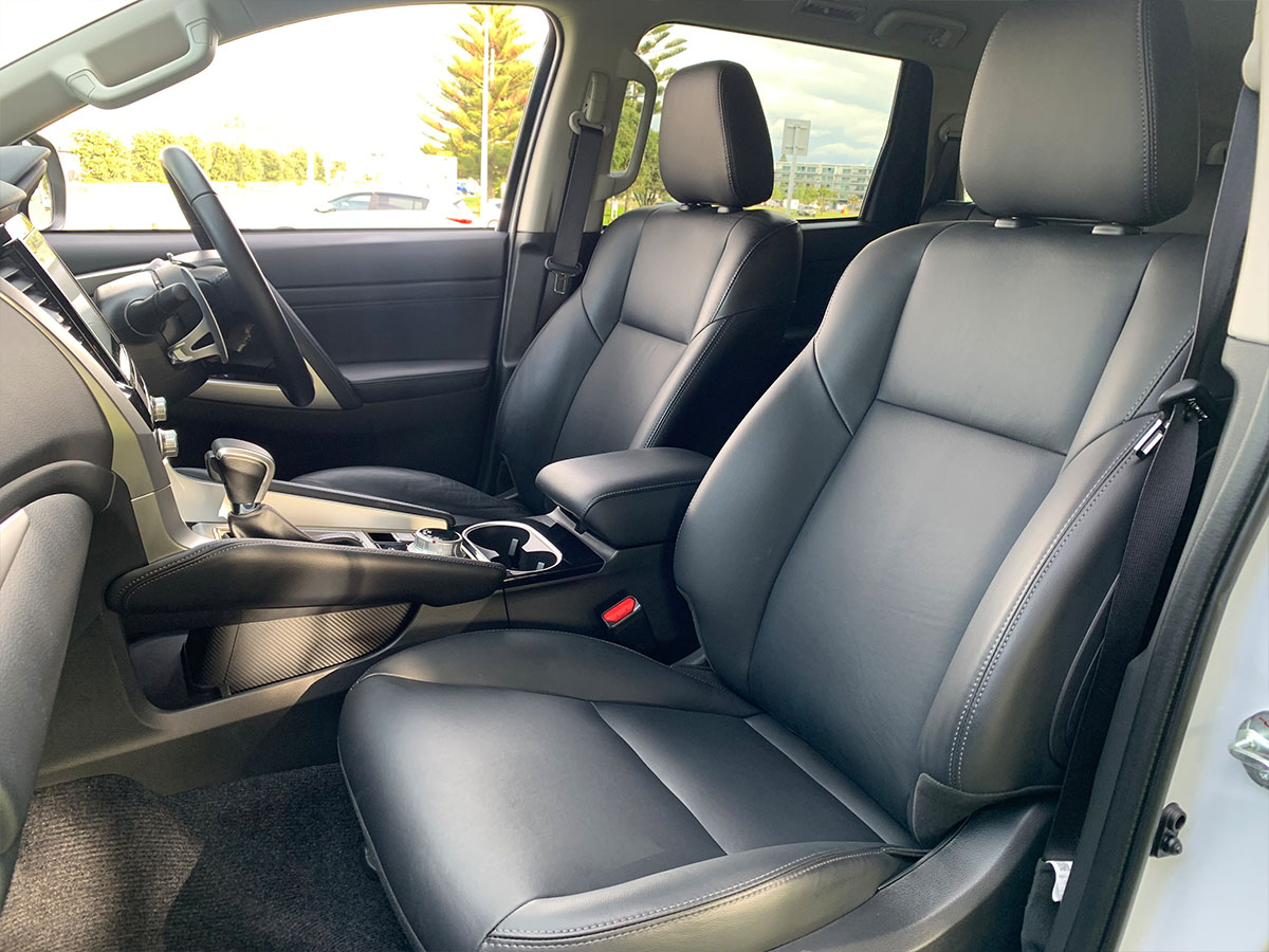 2024 Mitsubishi Pajero Sport VRX Black Edition