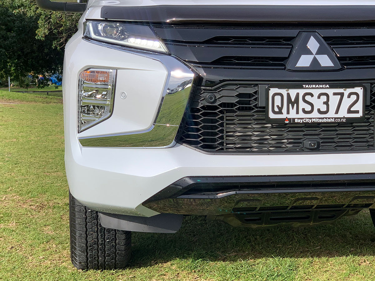2024 Mitsubishi Pajero Sport VRX Black Edition