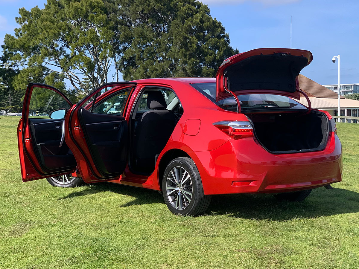 2017 Toyota Corolla GLX 1.8L Petrol