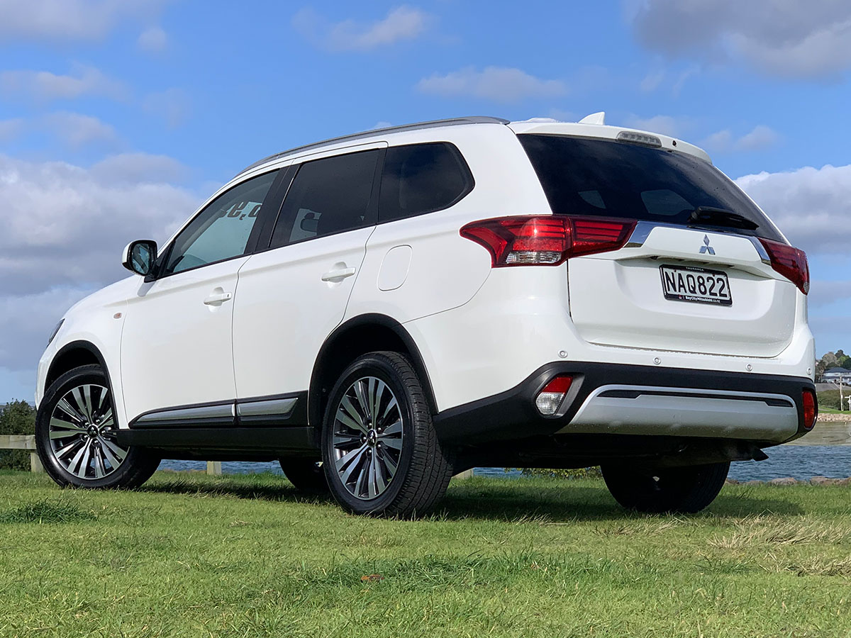 2020 Mitsubishi Outlander LS 2.4L Petrol 4WD 7 Seater