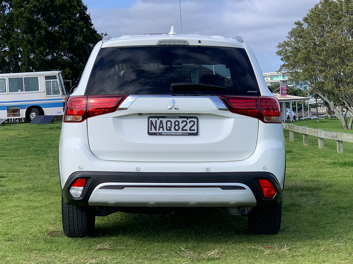 2020 Mitsubishi Outlander LS 2.4L Petrol 4WD 7 Seater