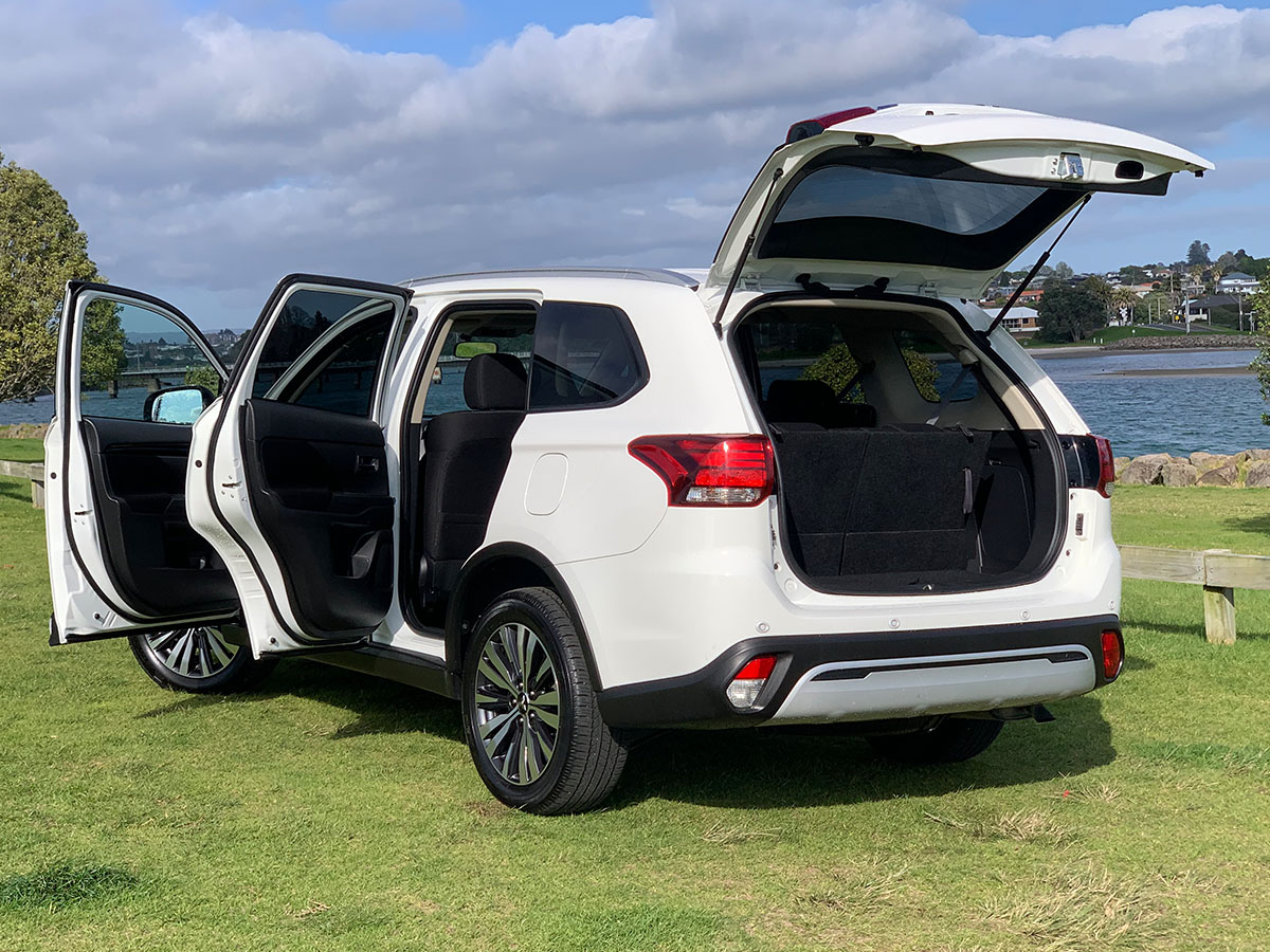2020 Mitsubishi Outlander LS 2.4L Petrol 4WD 7 Seater