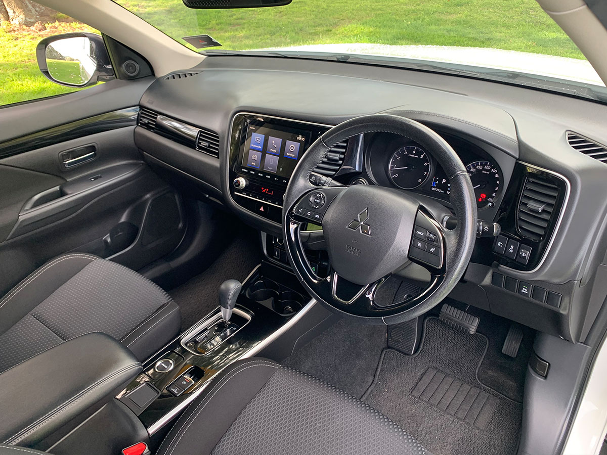 2020 Mitsubishi Outlander LS 2.4L Petrol 4WD 7 Seater