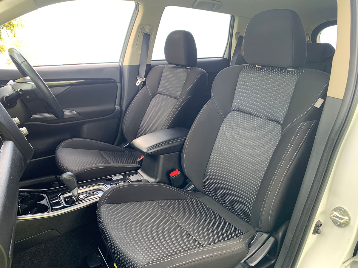 2020 Mitsubishi Outlander LS 2.4L Petrol 4WD 7 Seater