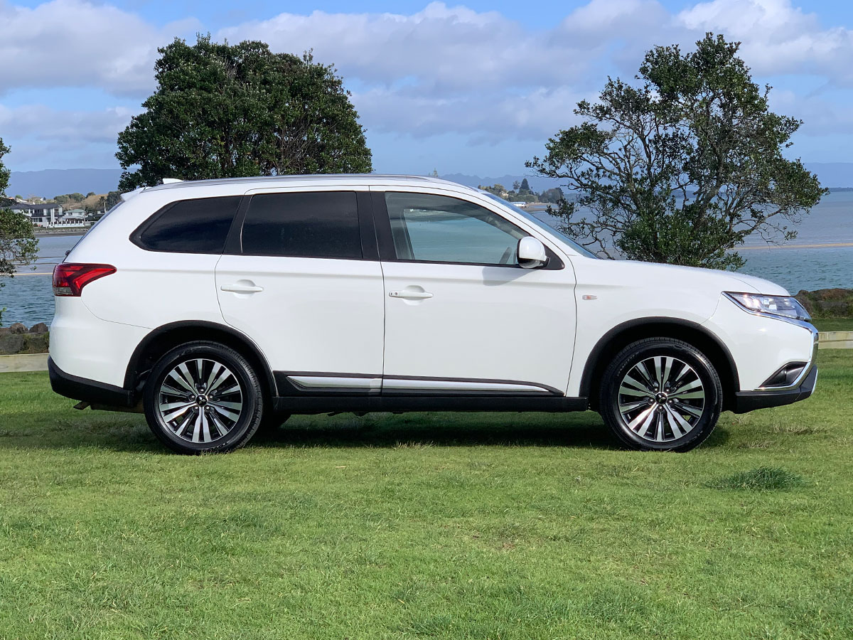 2020 Mitsubishi Outlander LS 2.4L Petrol 4WD 7 Seater