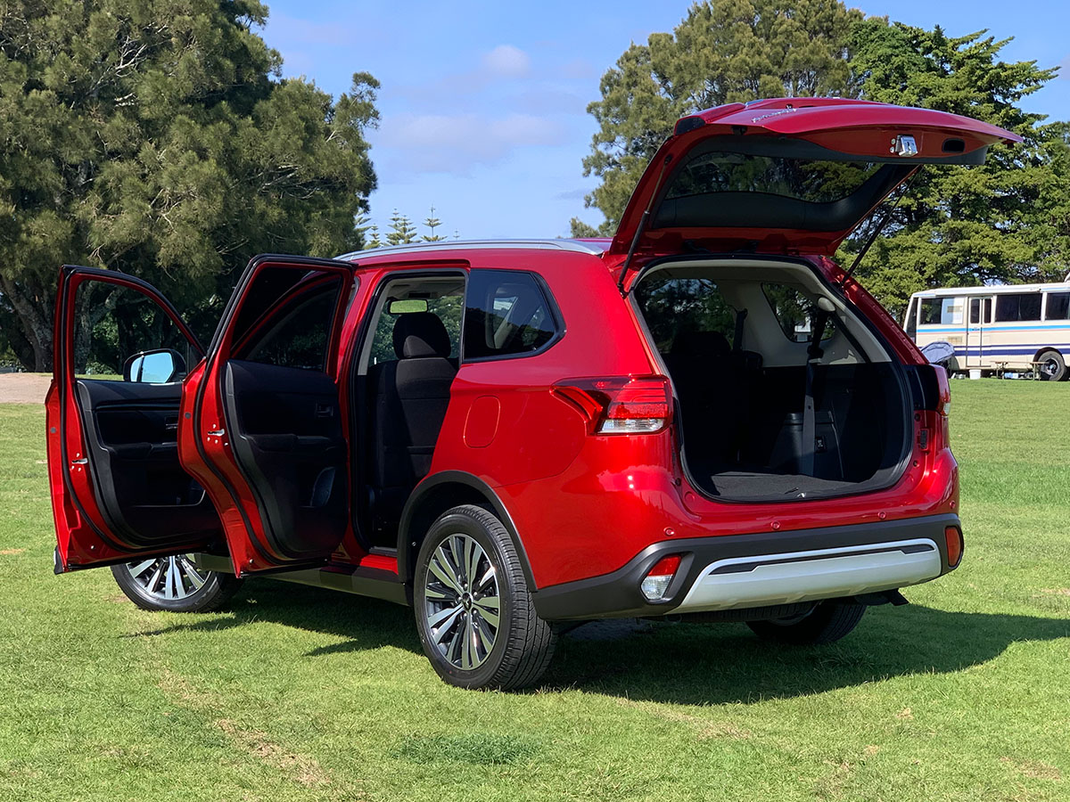 2022 Mitsubishi Outlander LS 2.4L Petrol 7 Seater Automatic