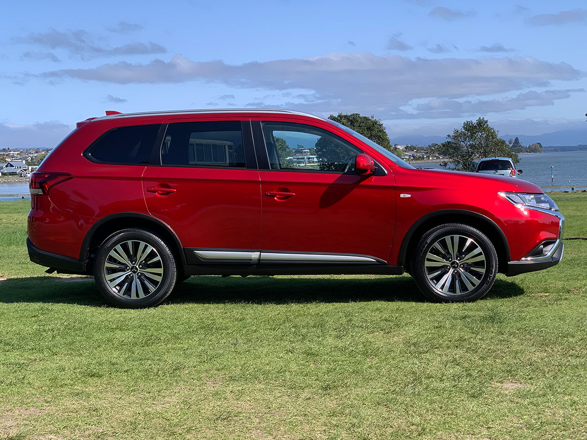 2022 Mitsubishi Outlander LS 2.4L Petrol 7 Seater Automatic