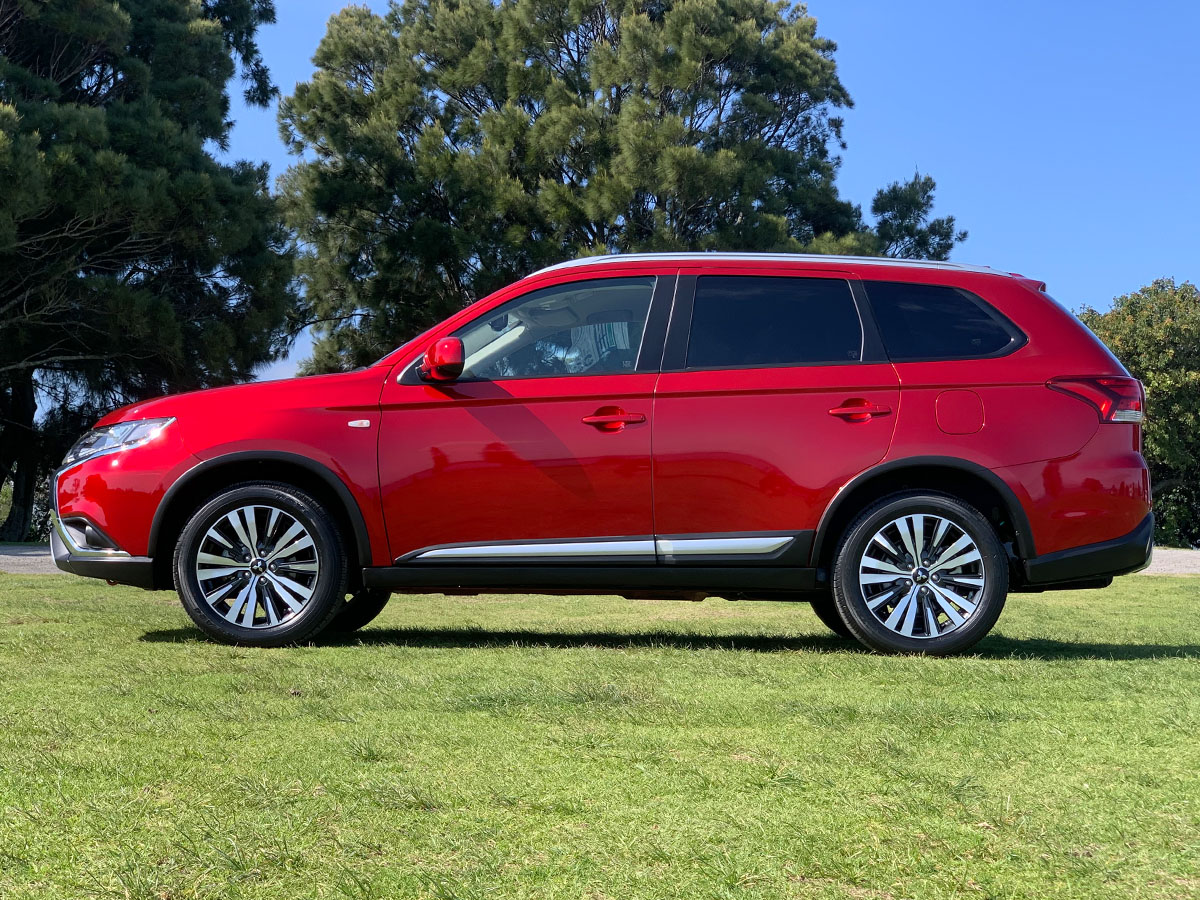 2022 Mitsubishi Outlander LS 2.4L Petrol 7 Seater Automatic