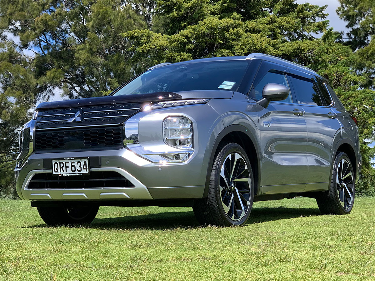 2023 Mitsubishi Outlander VRX PHEV HYBRID 4WD