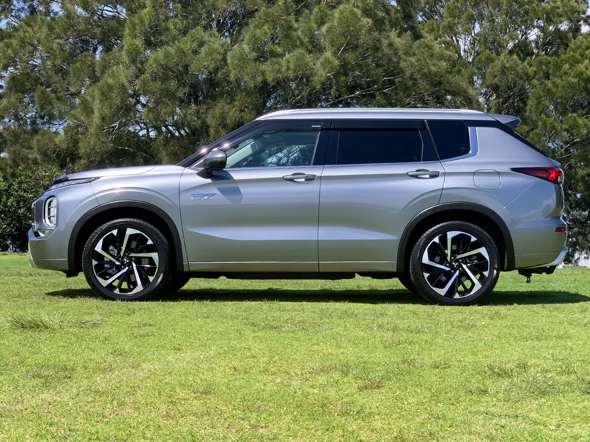 2023 Mitsubishi Outlander VRX PHEV HYBRID 4WD