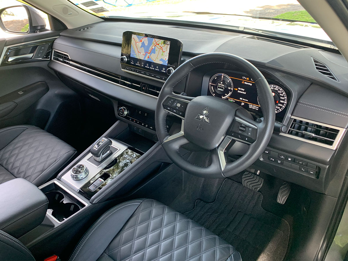 2023 Mitsubishi Outlander VRX PHEV HYBRID 4WD