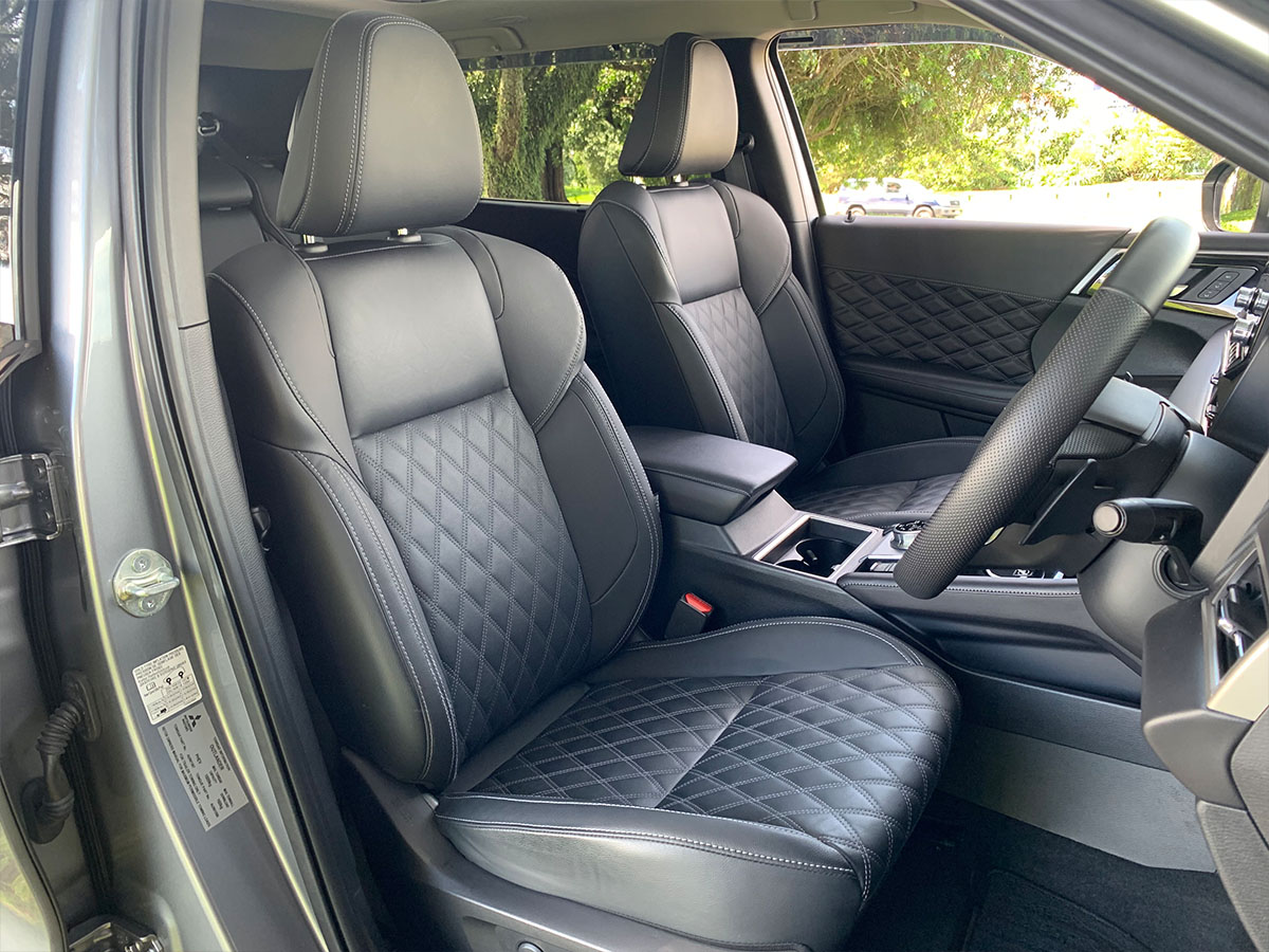 2023 Mitsubishi Outlander VRX PHEV HYBRID 4WD