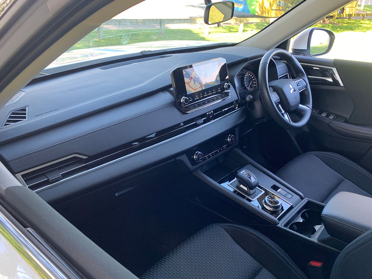 2024 Mitsubishi Outlander LS 2WD 2.5L Petrol Auto