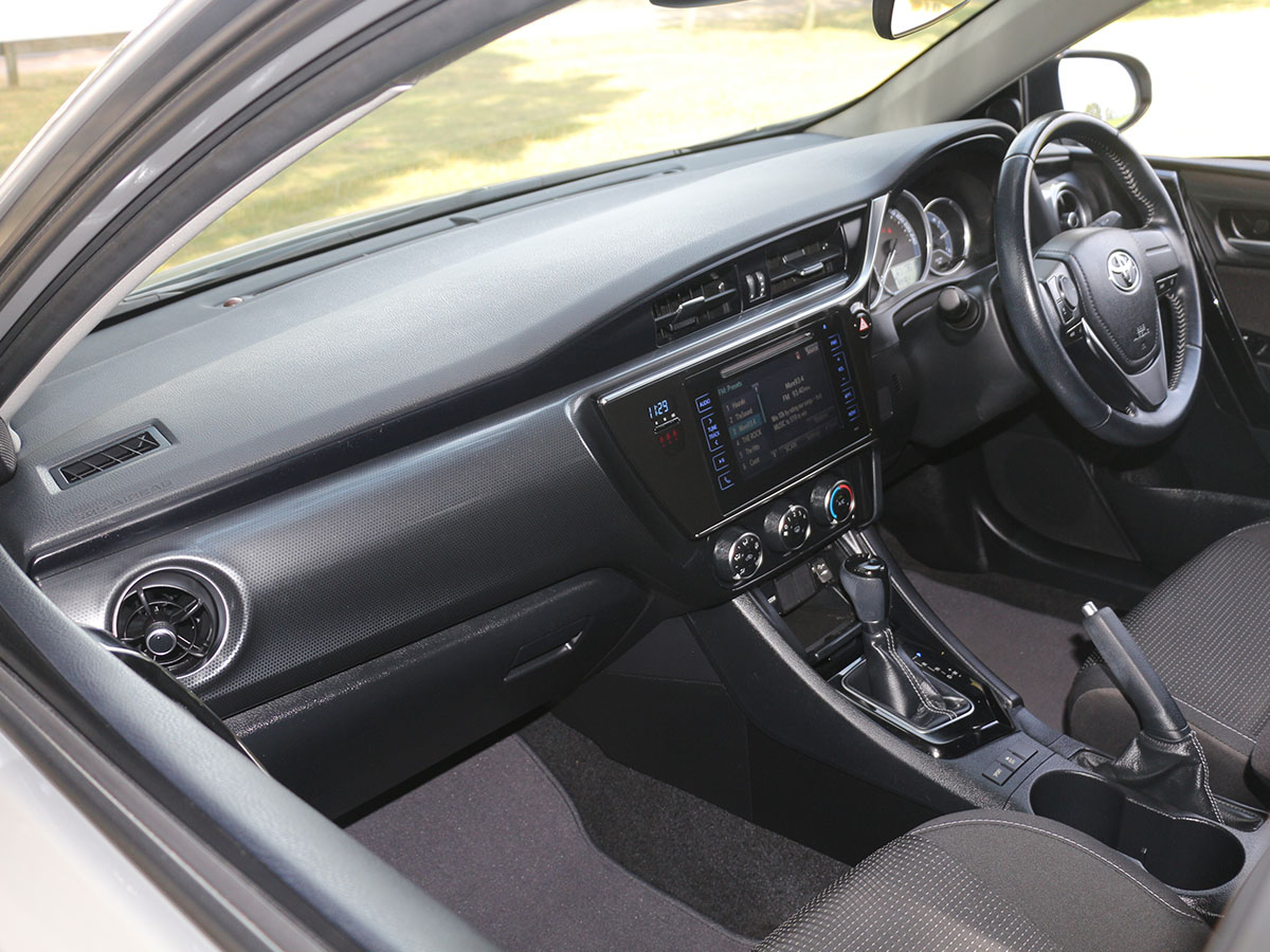 2017 Toyota Corolla GLX 1.8L Petrol