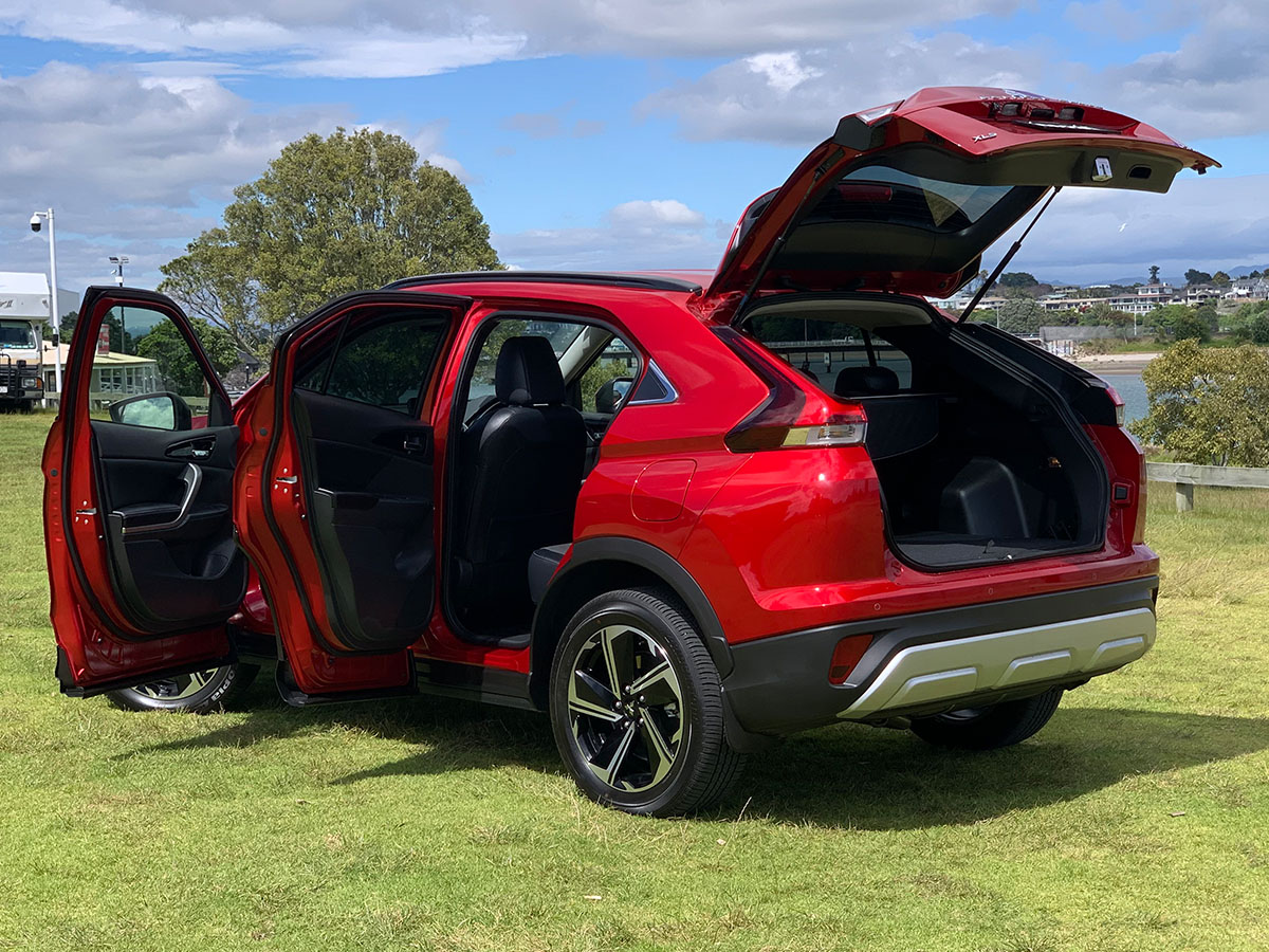 2023 Mitsubishi Eclipse Cross XLS PHEV HYBRID 4WD