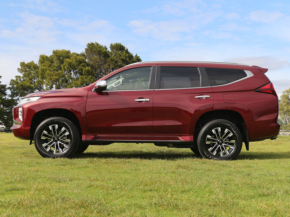 2023 Mitsubishi Pajero Sport VRX