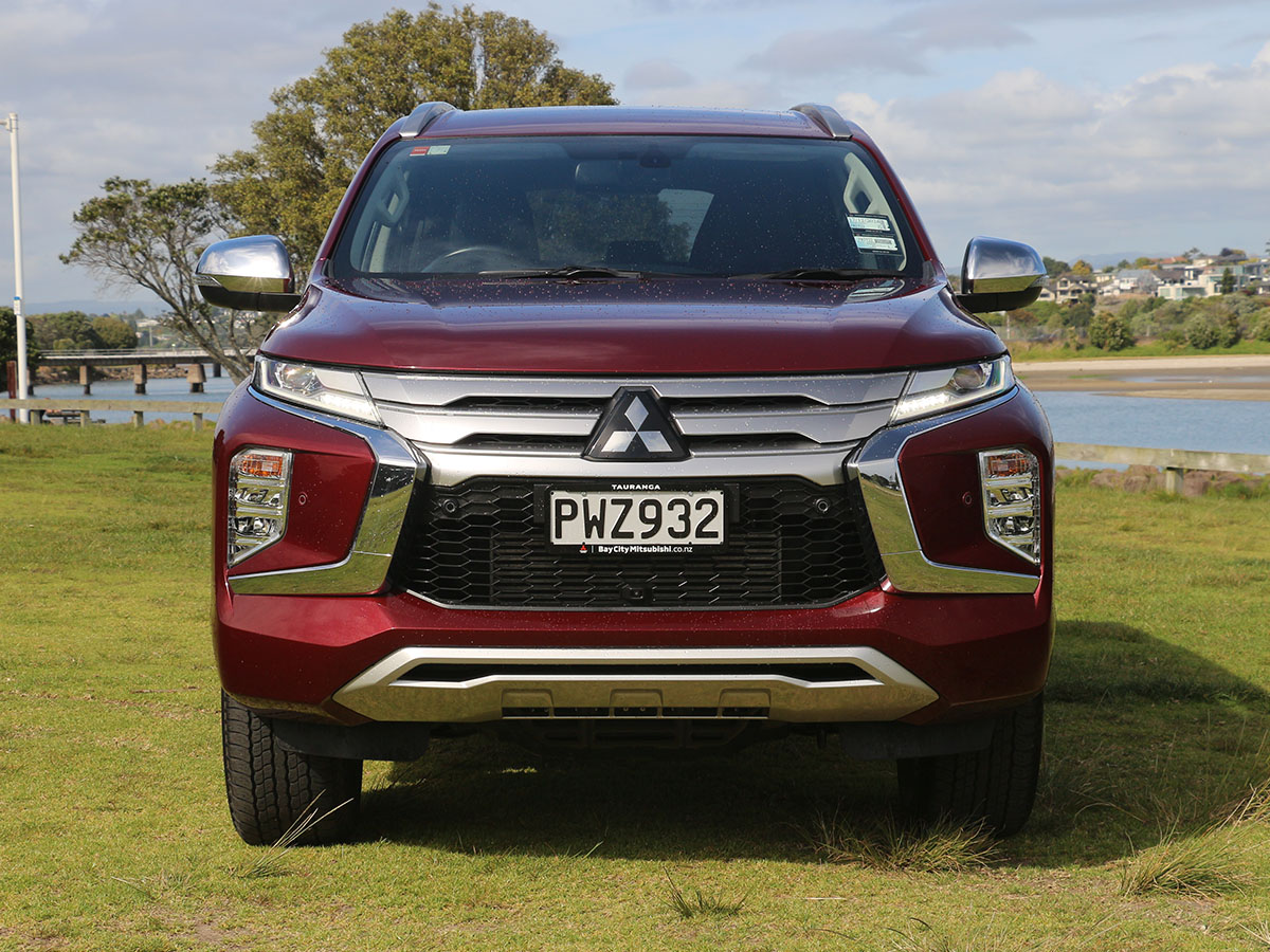 2023 Mitsubishi Pajero Sport VRX