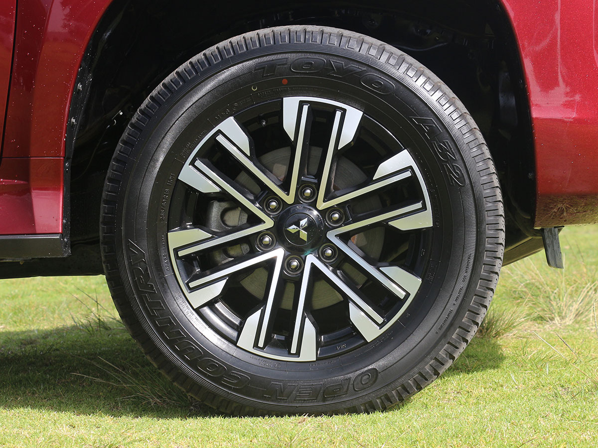 2023 Mitsubishi Pajero Sport VRX