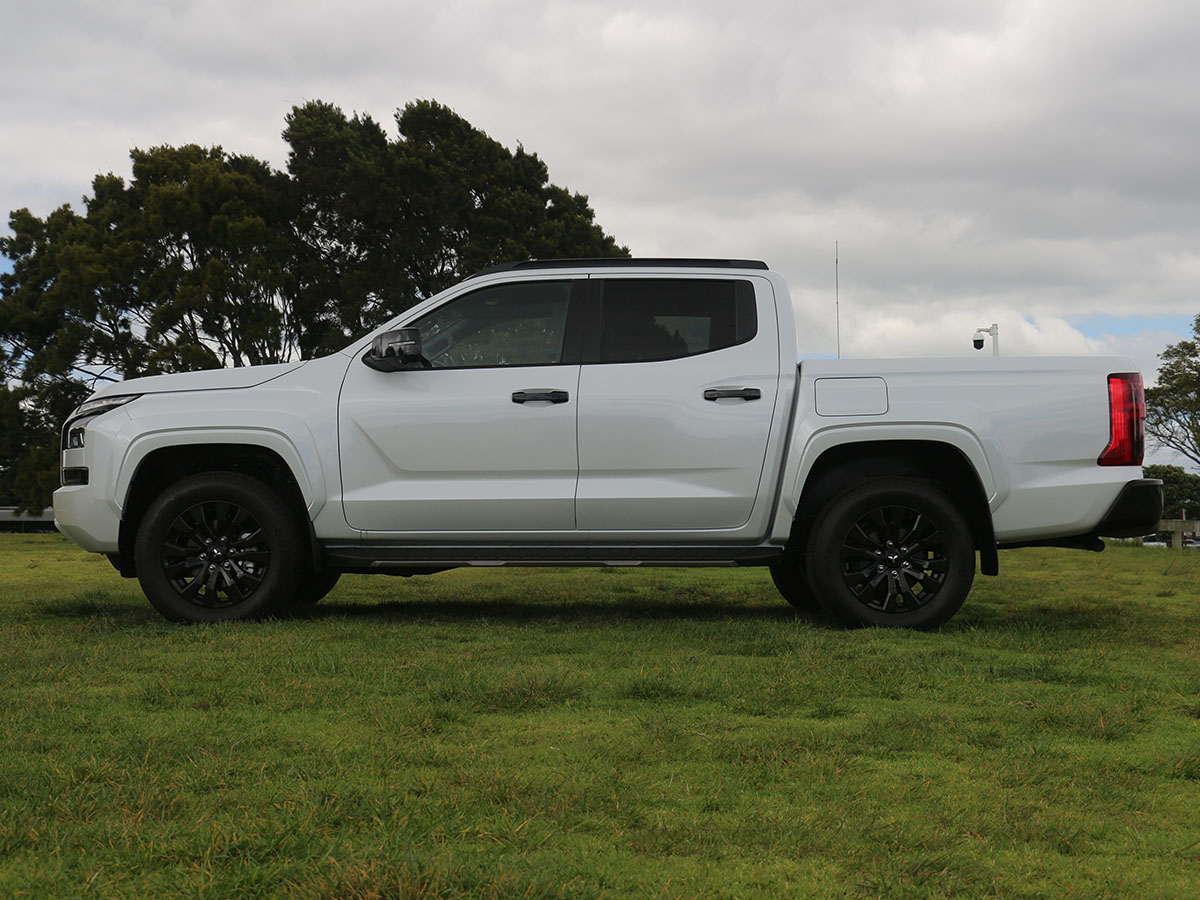 2024 Mitsubishi Triton VRX 4WD 2.4L Bi-Turbo Diesel 6 Speed Auto