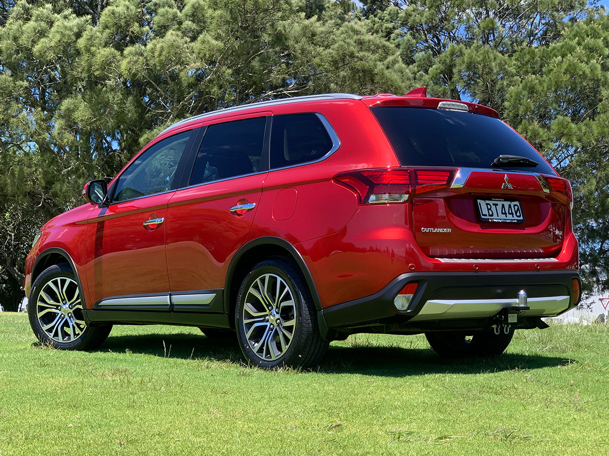 2017 Mitsubishi Outlander VRX 4WD 7 Seater 2.4L Petrol