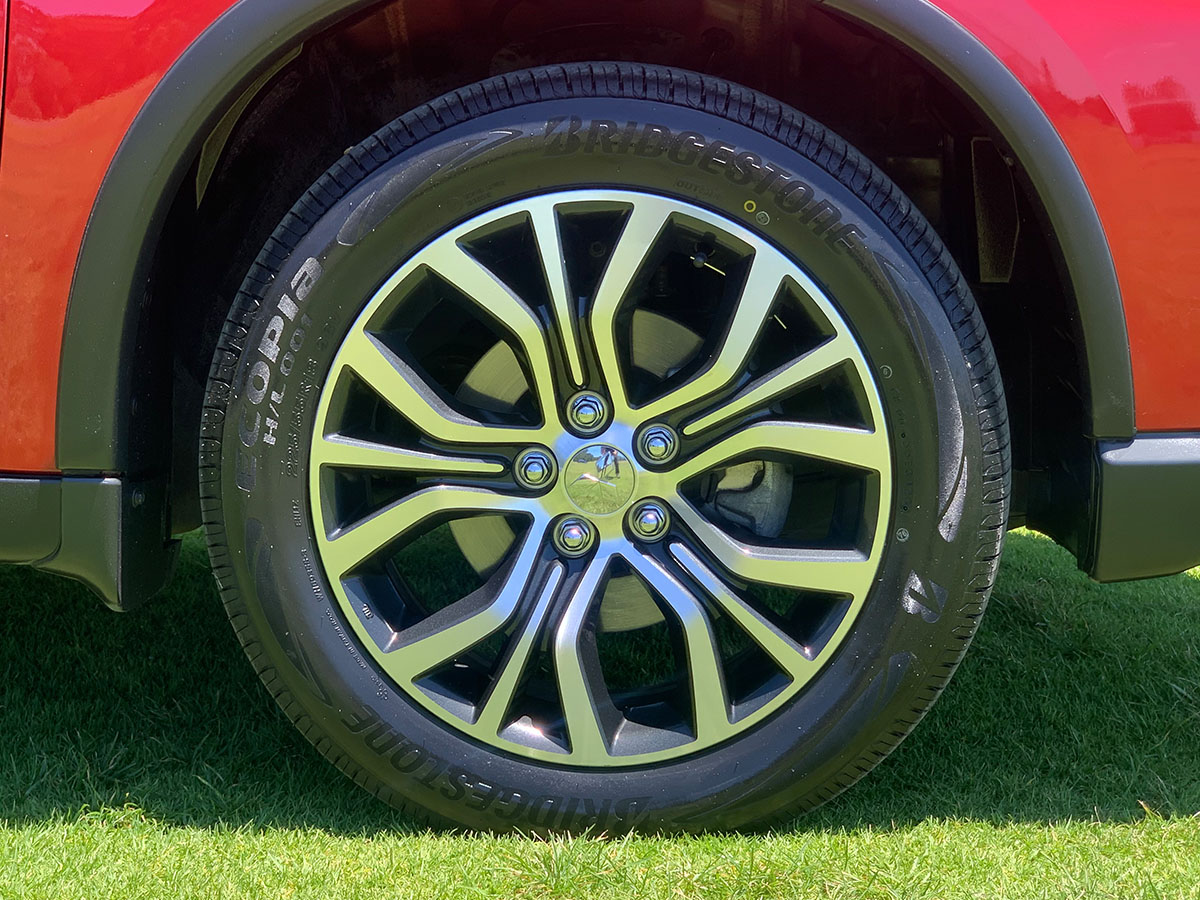 2017 Mitsubishi Outlander VRX 4WD 7 Seater 2.4L Petrol