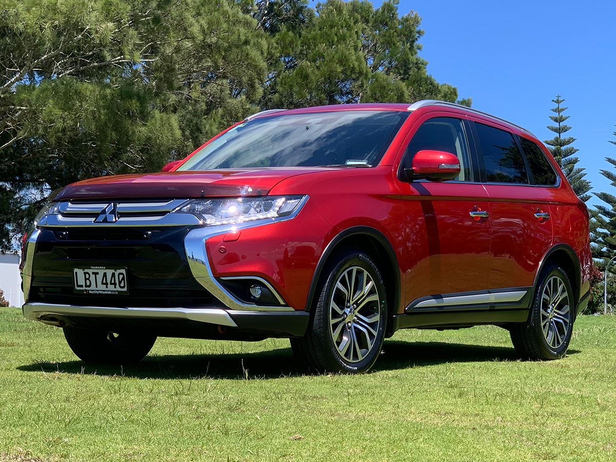 2017 Mitsubishi Outlander VRX 4WD 7 Seater 2.4L Petrol