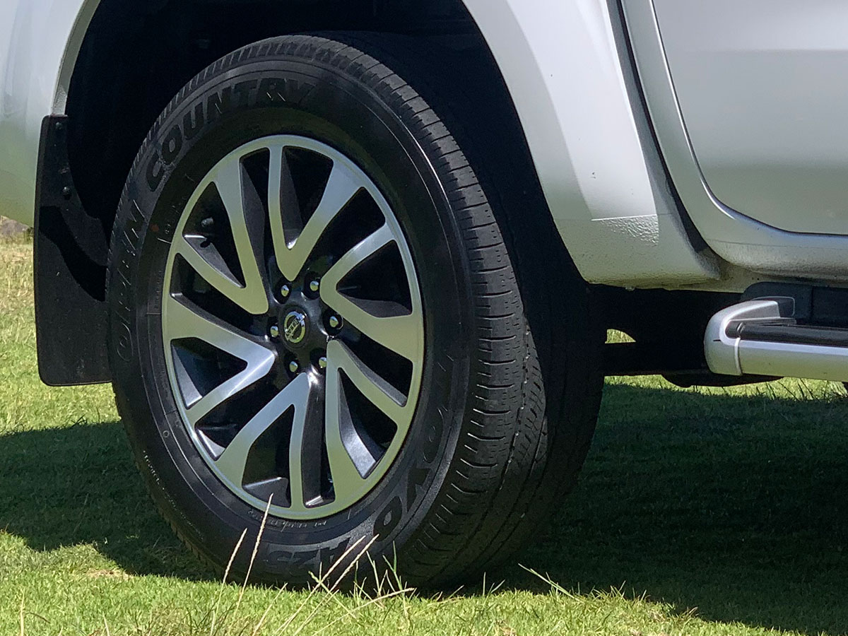 2020 Nissan Navara ST-X 2.3L Diesel