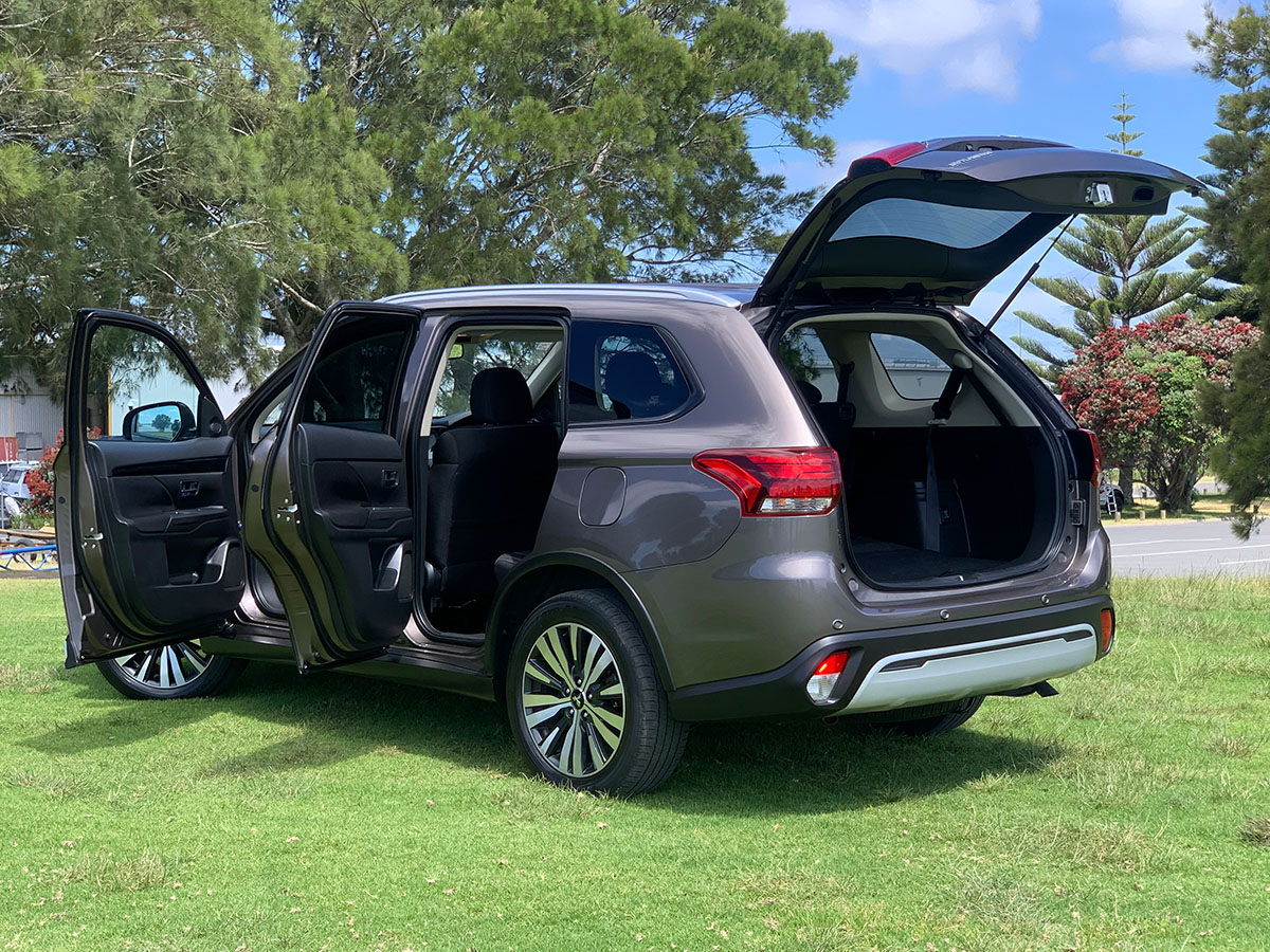 2021 Mitsubishi Outlander LS 2.4L Petrol 7 Seater Automatic