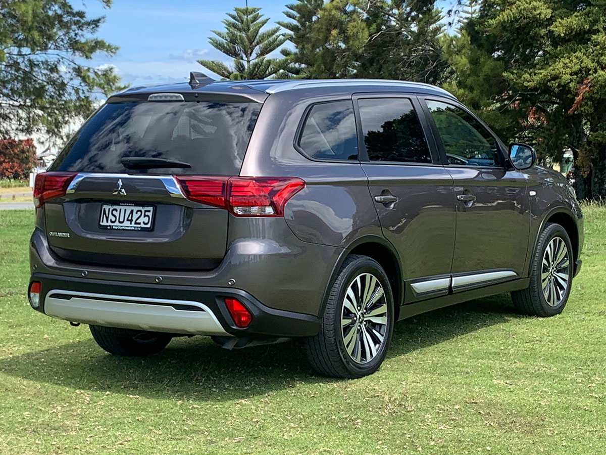 2021 Mitsubishi Outlander LS 2.4L Petrol 7 Seater Automatic