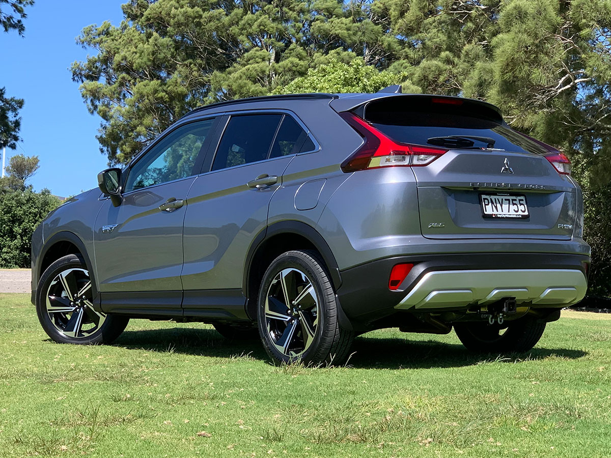 2022 Mitsubishi Eclipse Cross PHEV XLS 4WD HYBRID
