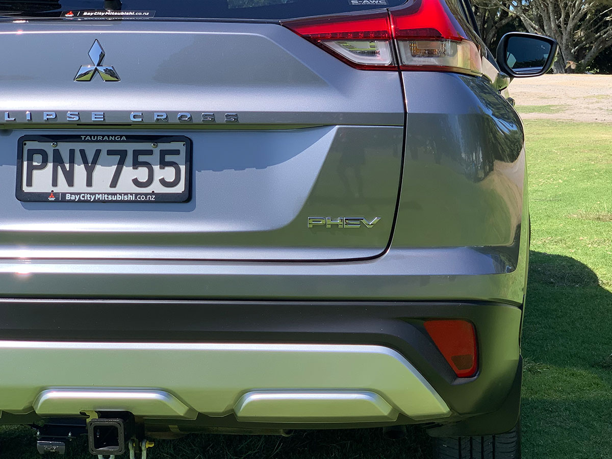 2022 Mitsubishi Eclipse Cross PHEV XLS 4WD HYBRID