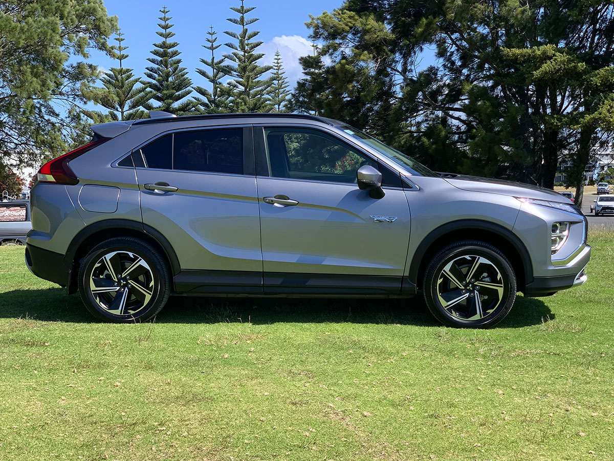 2022 Mitsubishi Eclipse Cross PHEV XLS 4WD HYBRID