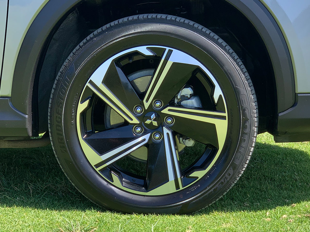 2022 Mitsubishi Eclipse Cross PHEV XLS 4WD HYBRID