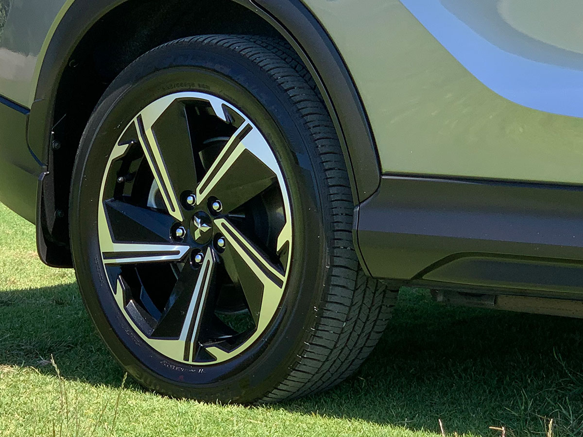 2022 Mitsubishi Eclipse Cross PHEV XLS 4WD HYBRID