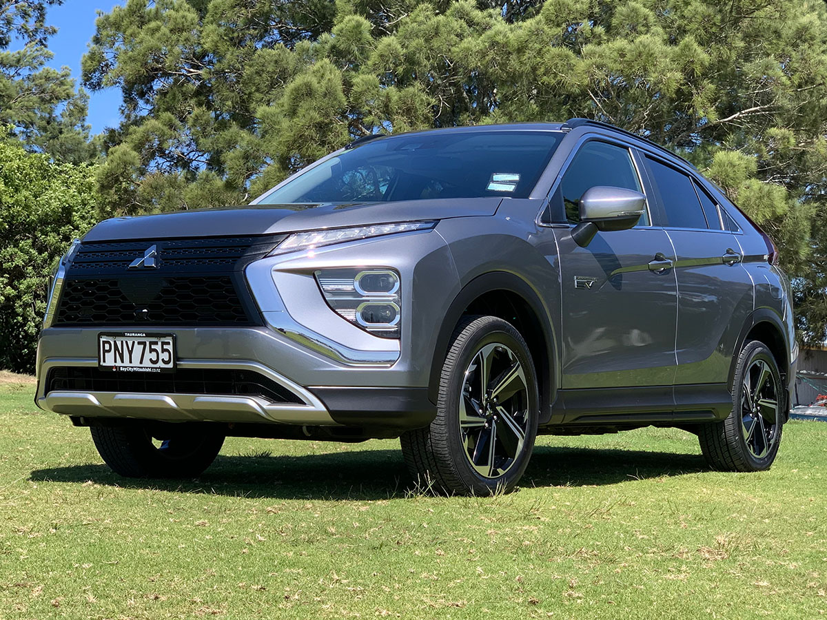 2022 Mitsubishi Eclipse Cross PHEV XLS 4WD HYBRID