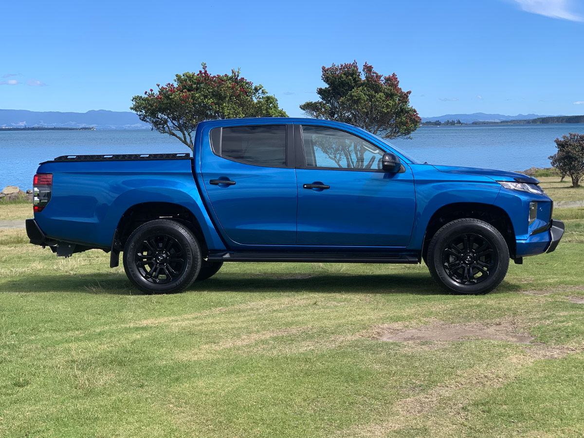 2022 Mitsubishi Triton GLSB 4WD 2.4L Diesel Turbo 6 Speed Auto
