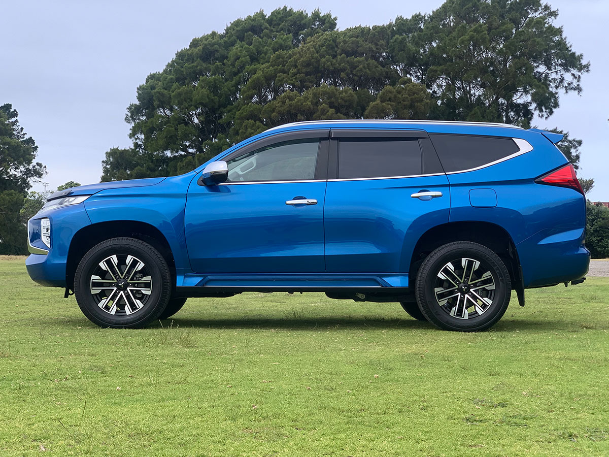2023 Mitsubishi Pajero Sport VRX 4WD 7 Seater
