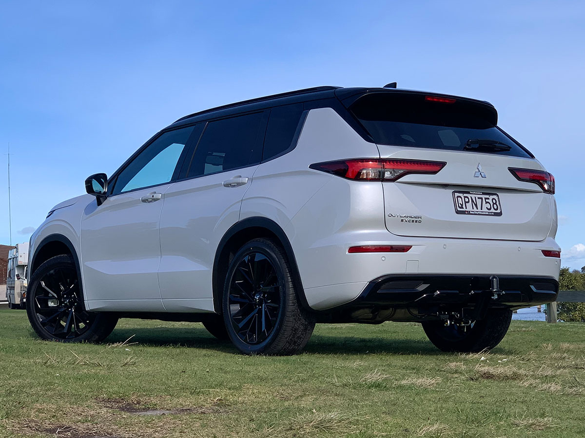 2024 Mitsubishi Outlander Exceed 2.5L 4WD 7 Seater CVT Auto