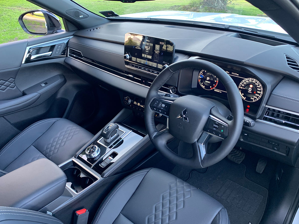 2024 Mitsubishi Outlander Exceed 2.5L 4WD 7 Seater CVT Auto