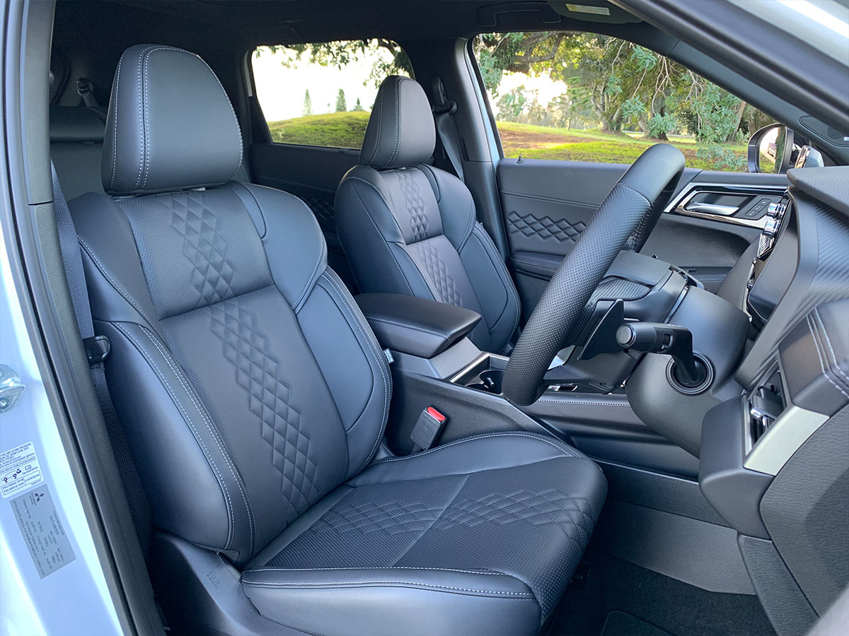 2024 Mitsubishi Outlander Exceed 2.5L 4WD 7 Seater CVT Auto