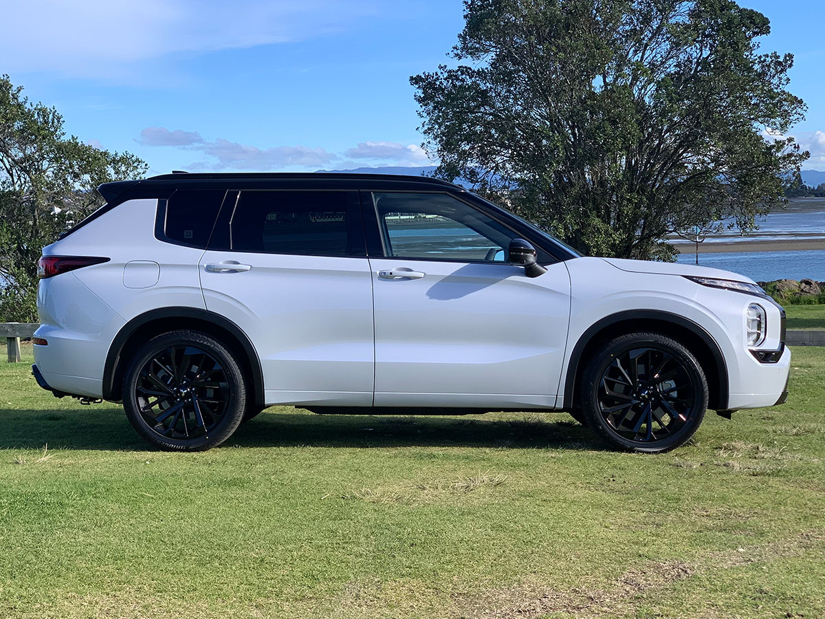 2024 Mitsubishi Outlander Exceed 2.5L 4WD 7 Seater CVT Auto