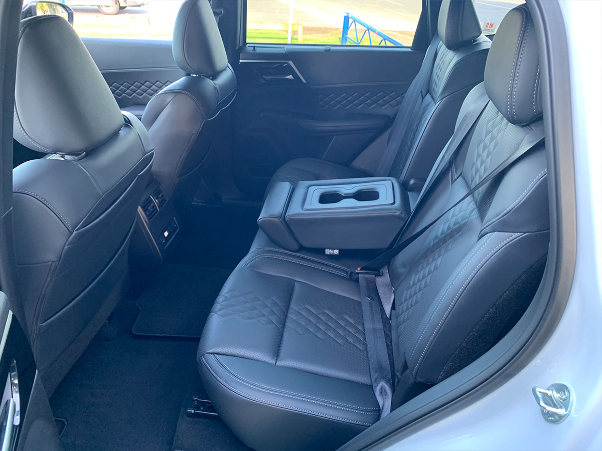 2024 Mitsubishi Outlander Exceed 2.5L 4WD 7 Seater CVT Auto