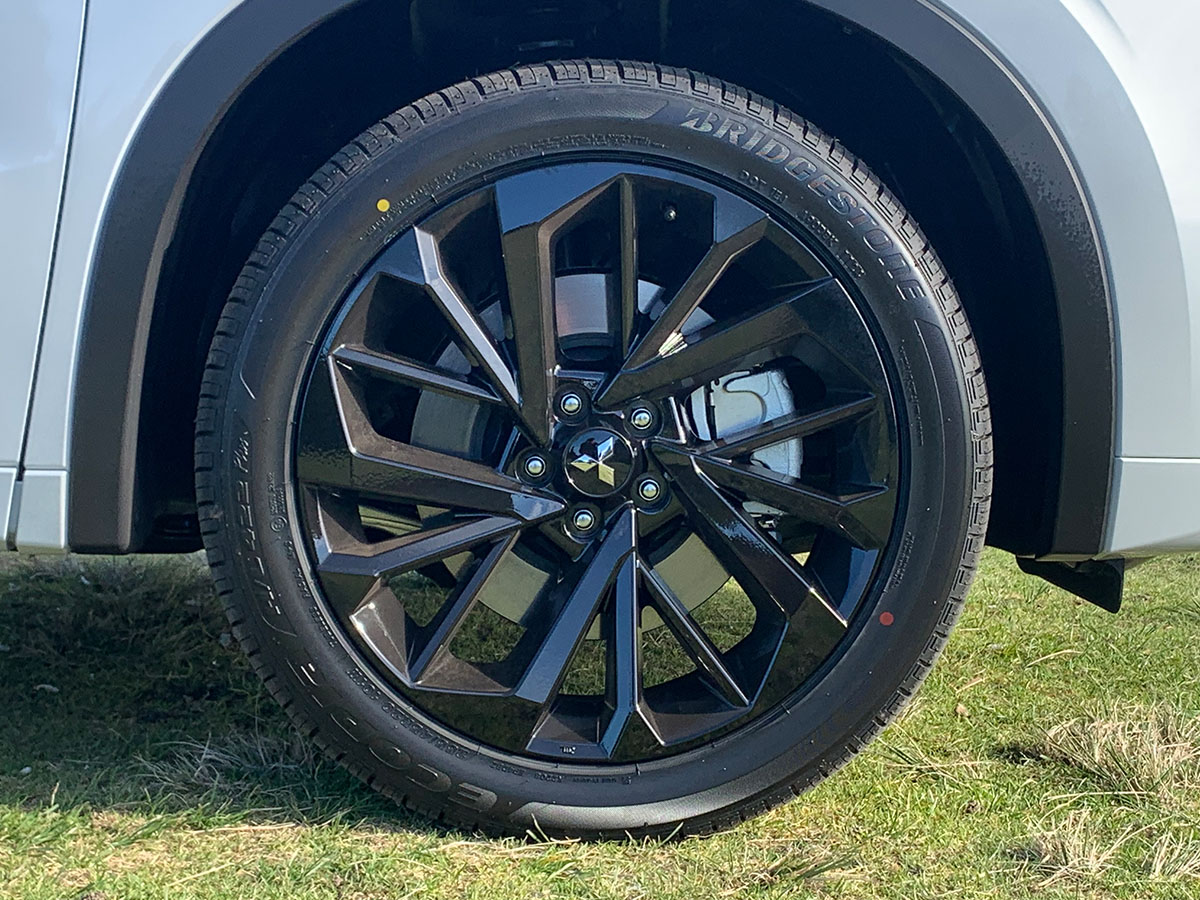 2024 Mitsubishi Outlander Exceed 2.5L 4WD 7 Seater CVT Auto